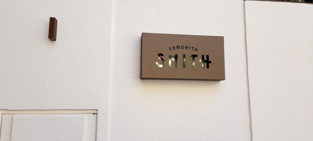 Cartel de Señorita Smith